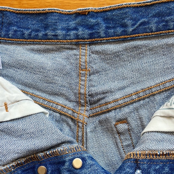 Levi’s 501 Button Fly High Rise Shorts - Picture 5 of 11